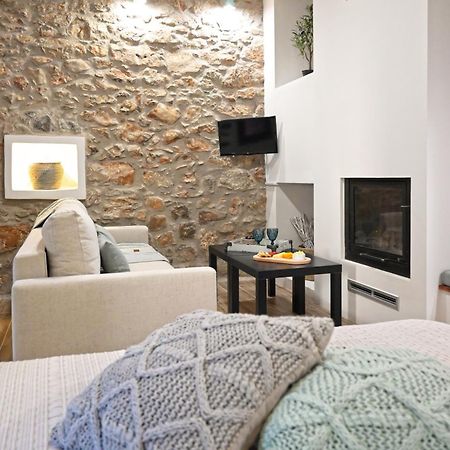 Pyrgos Houses And Restaurant Avgonima Luaran gambar