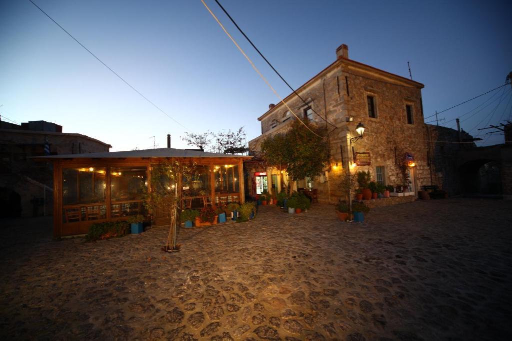 Pyrgos Houses And Restaurant Avgonima Luaran gambar